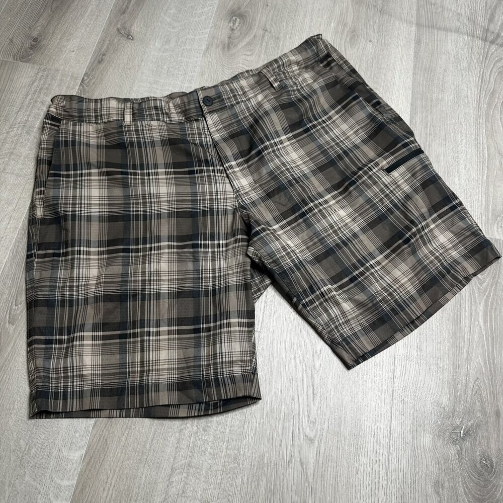 North Face Shorts Mens 40 Green Black Plaid Hiking Outdoor Cargo Performance Zip - Picture 1 of 11